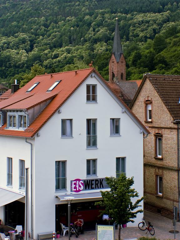 Gaestehaus Eschers Eiswerk Annweiler am Trifels Exterior foto